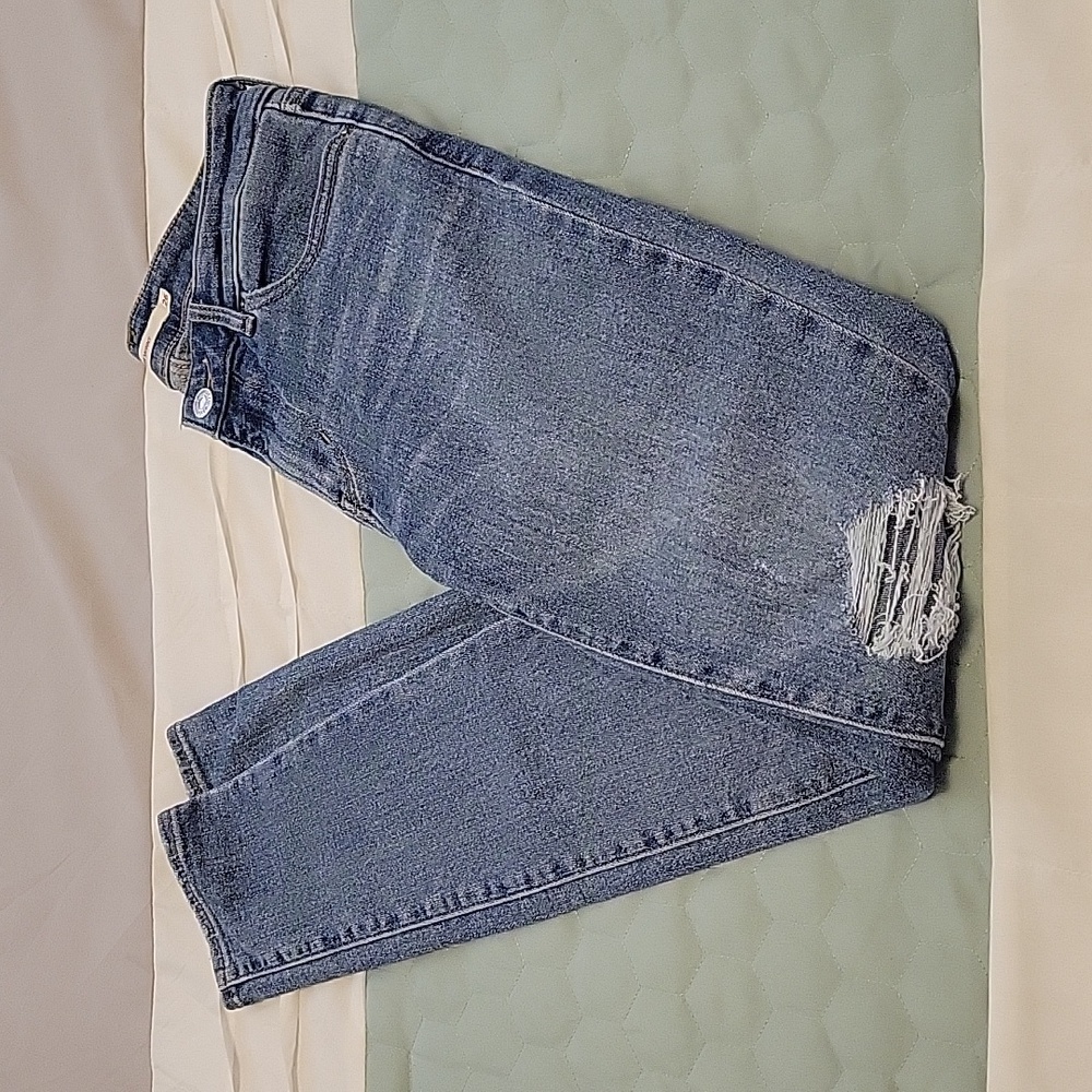 Levi's Size 26  711 Skinny Jeans with Factory Distressing